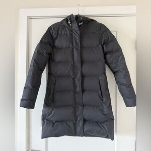 Helly Hansen Women's Dark Blue Puffer Jacket Coat